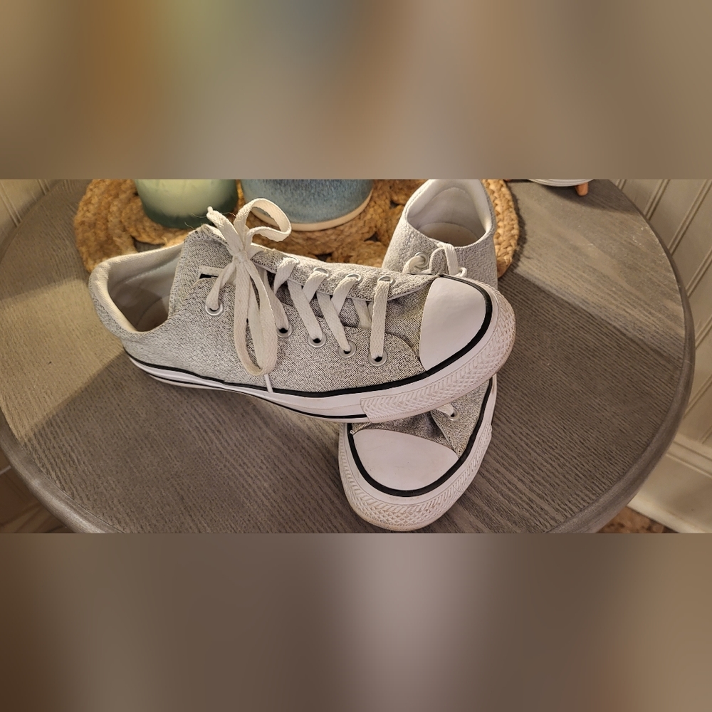 Converse - Picture 2 of 7